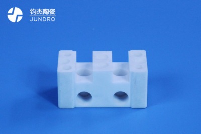 如何選擇氧化鋁陶瓷結(jié)構(gòu)件加工廠