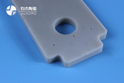 氮化鋁陶瓷精密加工的難點和解決辦法 氮化鋁陶瓷精密加工的難點和解決辦法